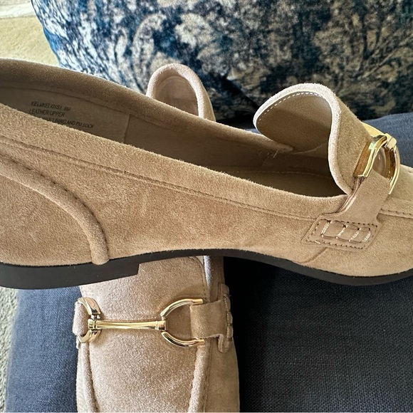 Steve Madden Beige Suede Loafers with Gold Detail - Picture 3 of 5